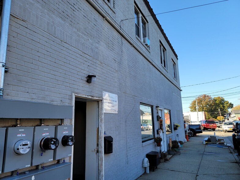 22 Van Buren Ave, Floral Park, NY à louer - Photo principale – Image 1 sur 29