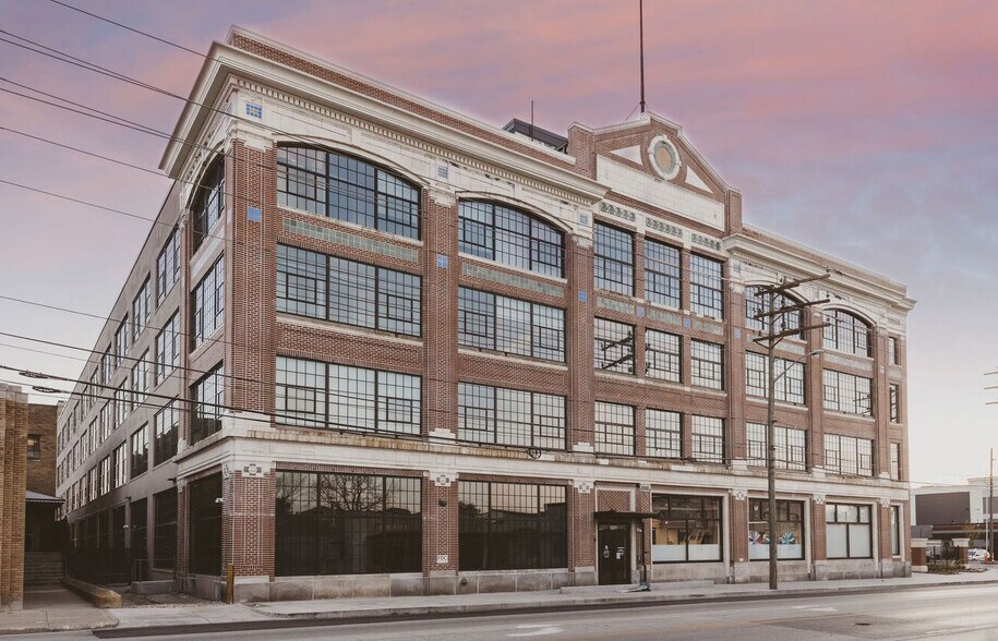 1301 E Washington St, Indianapolis, IN à louer - Photo de l’immeuble – Image 2 sur 2