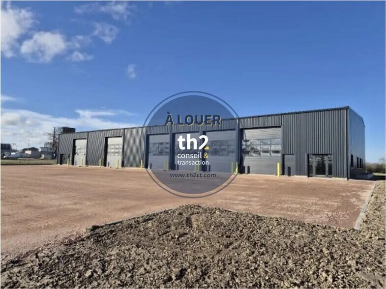 Local d’activités dans Mouen à louer - Photo de l’immeuble – Image 3 sur 5