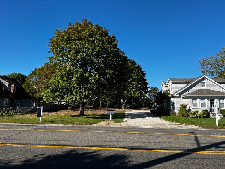 91 Old Riverhead Rd, Westhampton Beach, NY à louer - Photo de l’immeuble – Image 2 sur 5