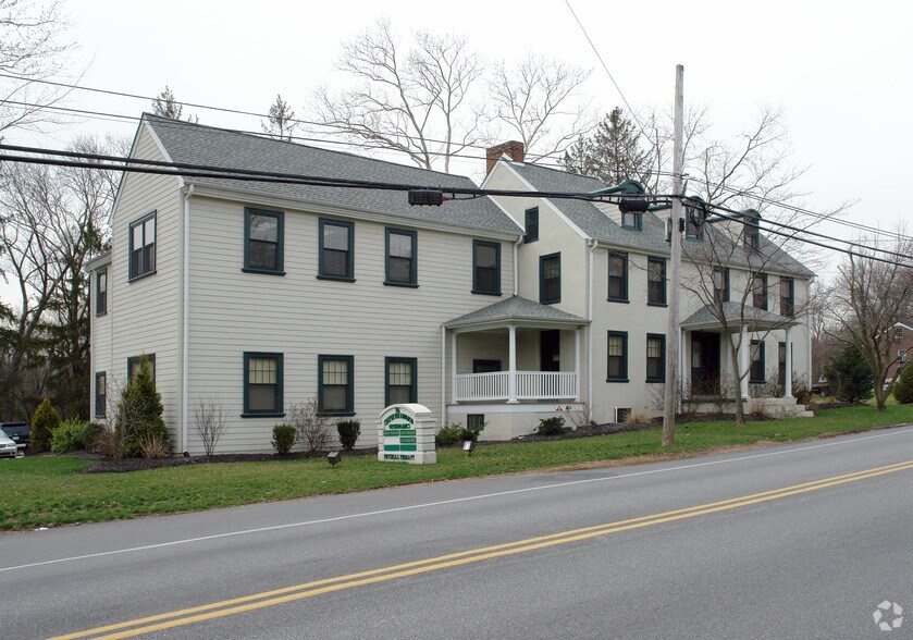 716 W Germantown Pike, Norristown, PA à louer - Photo de l’immeuble – Image 2 sur 7