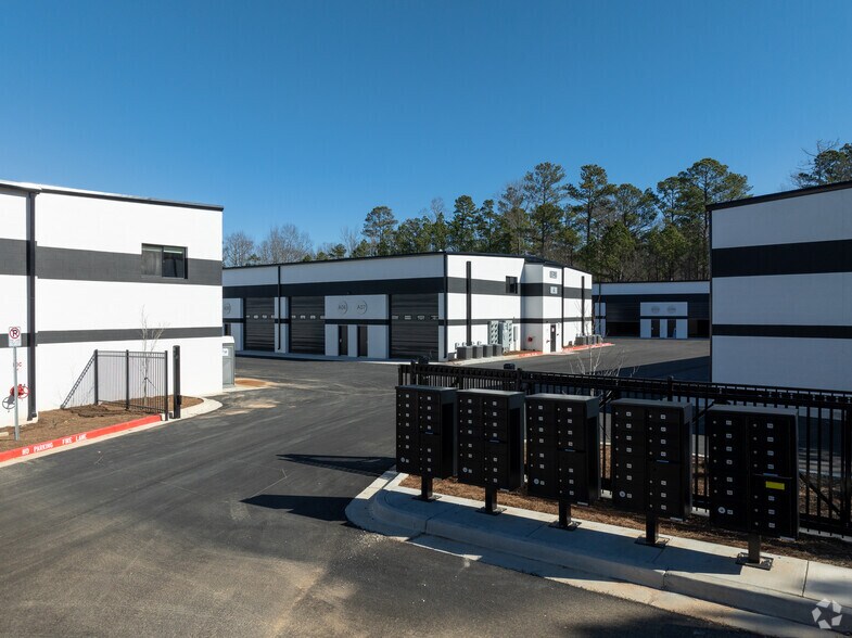 5705-5725 Stables Way, Alpharetta, GA à vendre - Photo de l’immeuble – Image 3 sur 28