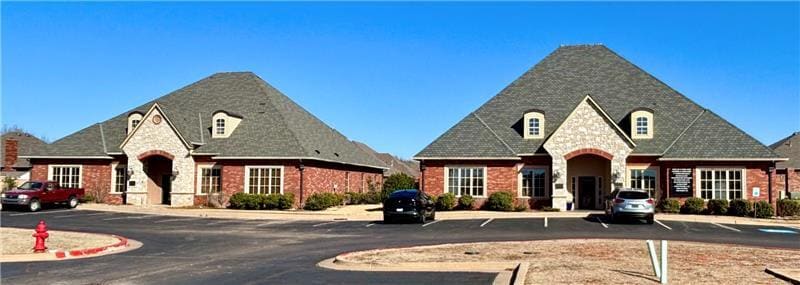 15310 N May Ave, Edmond, OK à louer - Photo de l’immeuble – Image 2 sur 10