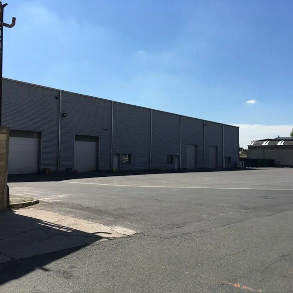 Industriel/Logistique dans La Courneuve à louer - Photo de l’immeuble – Image 1 sur 20