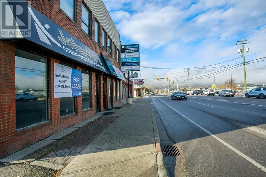2808/2810 48 Ave Vernon, BC portefeuille de 2 biens à vendre sur LoopNet.fr - Photo de l’immeuble – Image 2 sur 6