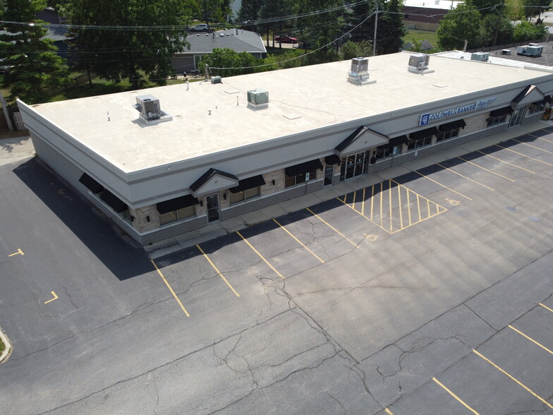 777-779 E Algonquin Rd, Algonquin, IL à louer - Photo de l’immeuble – Image 3 sur 6