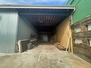 18 Bay St, Brooklyn, NY à louer Photo de l’immeuble– Image 2 sur 17