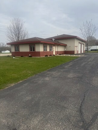 Plus de détails pour 220 Riverbirch Ct, Deerfield, WI - Local d’activités à vendre
