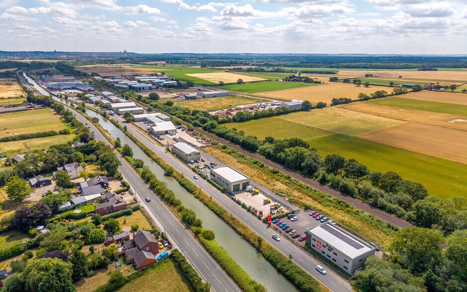 Skellingthorpe Rd, Saxilby à vendre - Photo de l’immeuble – Image 2 sur 8