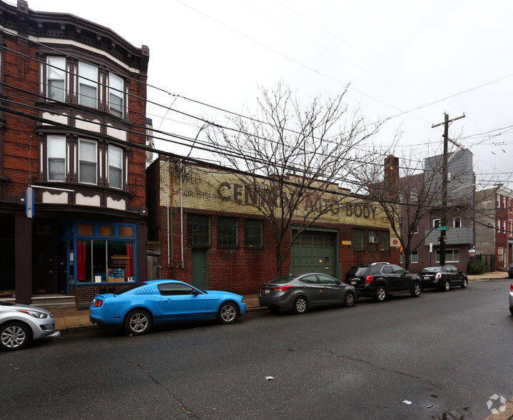 216 Fairmount Ave, Philadelphia, PA à louer - Photo de l’immeuble – Image 2 sur 4