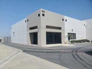 895 N Todd Ave, Azusa, CA à louer Photo intérieure– Image 2 sur 2
