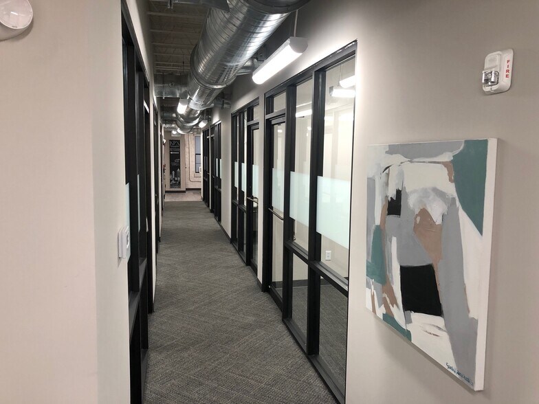 60 St Francis St, Mobile, AL à louer - Photo de l’immeuble – Image 3 sur 12