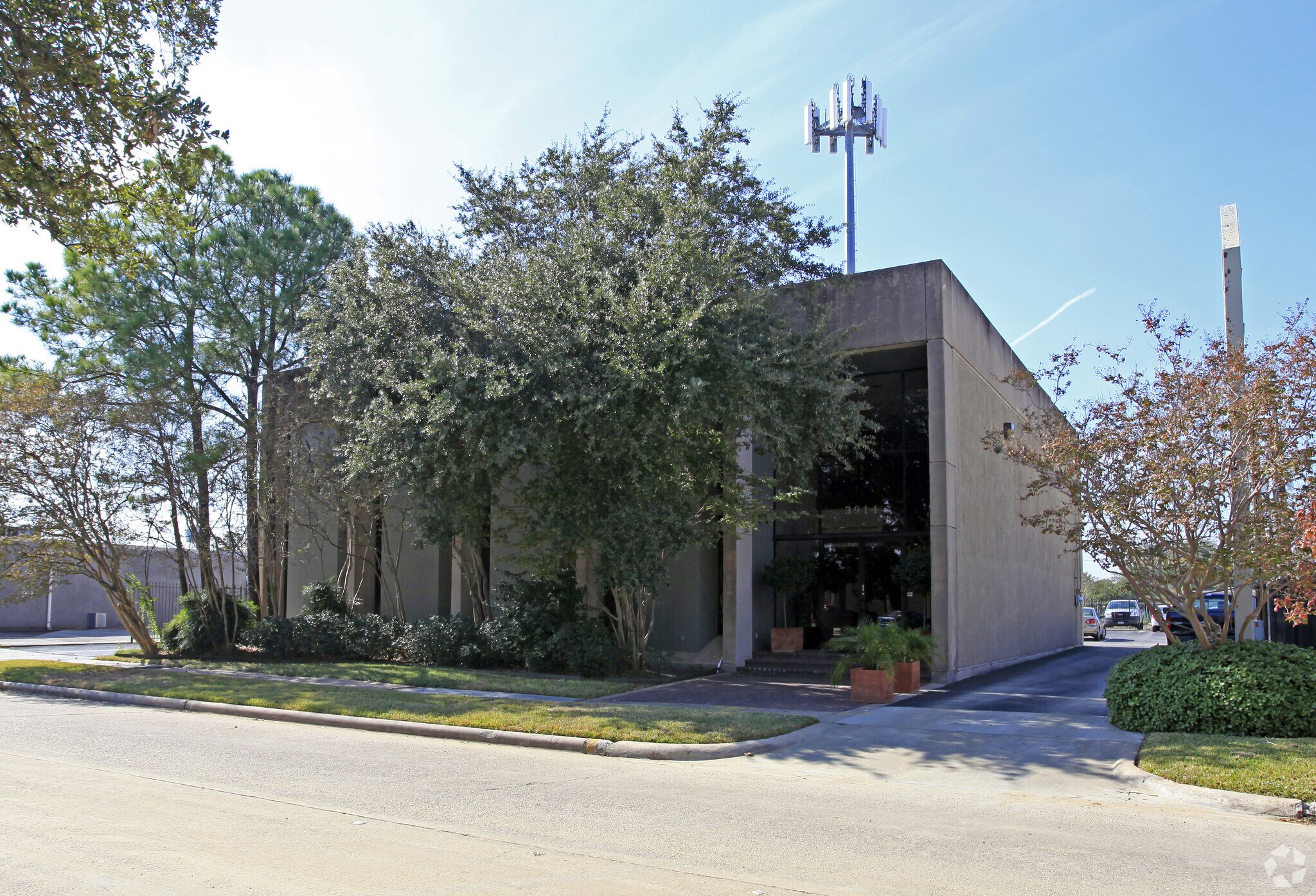 3914 Fairhill Dr, Houston, TX à louer Photo principale– Image 1 sur 16