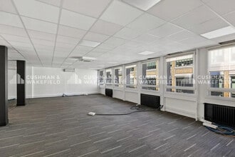 32 Rue De Ponthieu, Paris à louer Photo intérieure– Image 1 sur 14