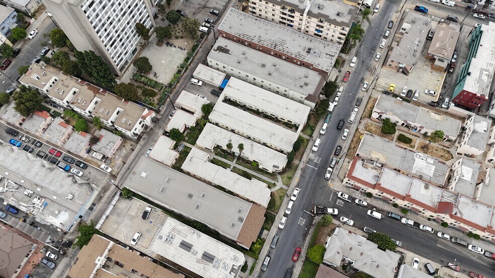 428-434 S Burlington Ave ave, Los Angeles, CA à vendre - Photo de l’immeuble – Image 2 sur 8