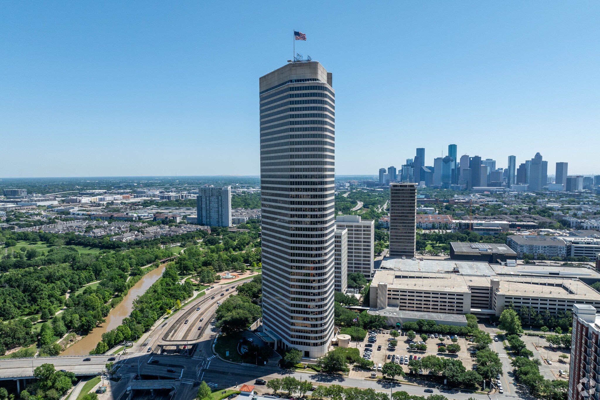 2929 Allen Pky, Houston, TX à louer Photo de l’immeuble– Image 1 sur 15