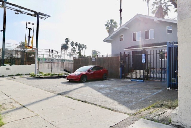 5326 W Sunset Blvd, Los Angeles, CA à vendre - Photo de l’immeuble – Image 2 sur 8