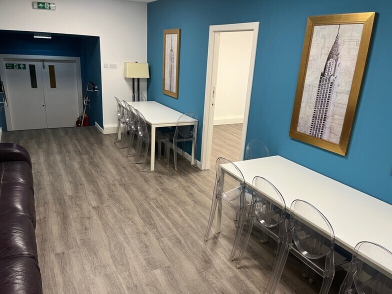 107 South St, Perth à louer - Photo de l’immeuble – Image 3 sur 12