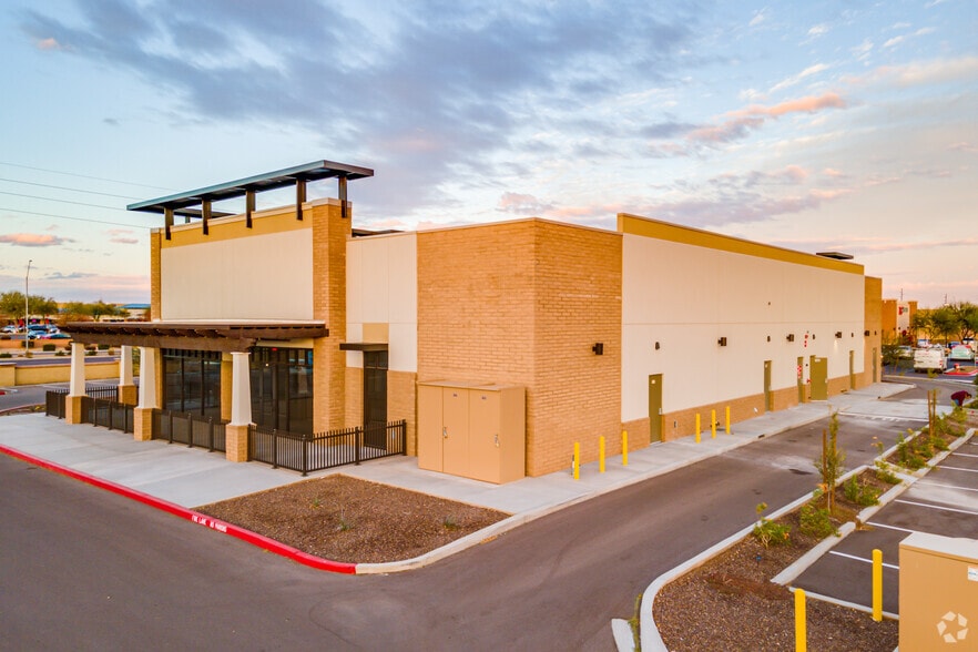 13983 W Waddell Rd, Surprise, AZ à vendre - Photo de l’immeuble – Image 3 sur 11