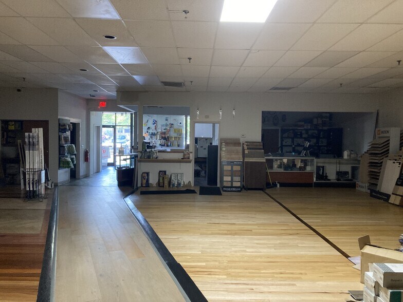 1708-1728 Church St, Holbrook, NY à vendre - Photo de l’immeuble – Image 3 sur 12