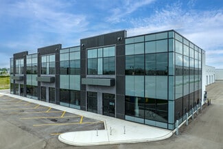 Plus de détails pour 45 Eric T Smith Way, Aurora, ON - Bureau, Industriel/Logistique à louer