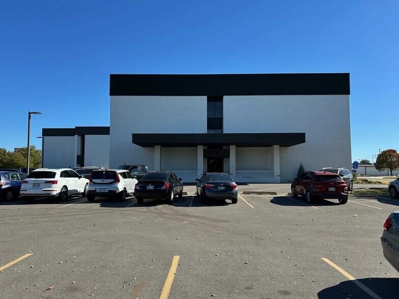 900-950 N Porter Ave, Norman, OK à louer - Photo de l’immeuble – Image 2 sur 24