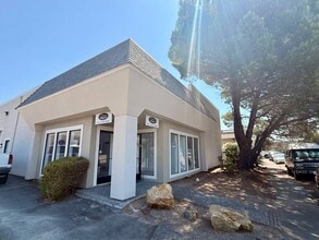 21 Golden Gate Dr, San Rafael, CA à louer Photo de l’immeuble– Image 1 sur 10