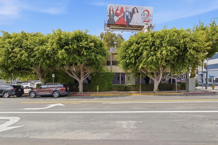 11850 Wilshire Blvd, Los Angeles, CA à vendre - Photo de l’immeuble – Image 3 sur 17