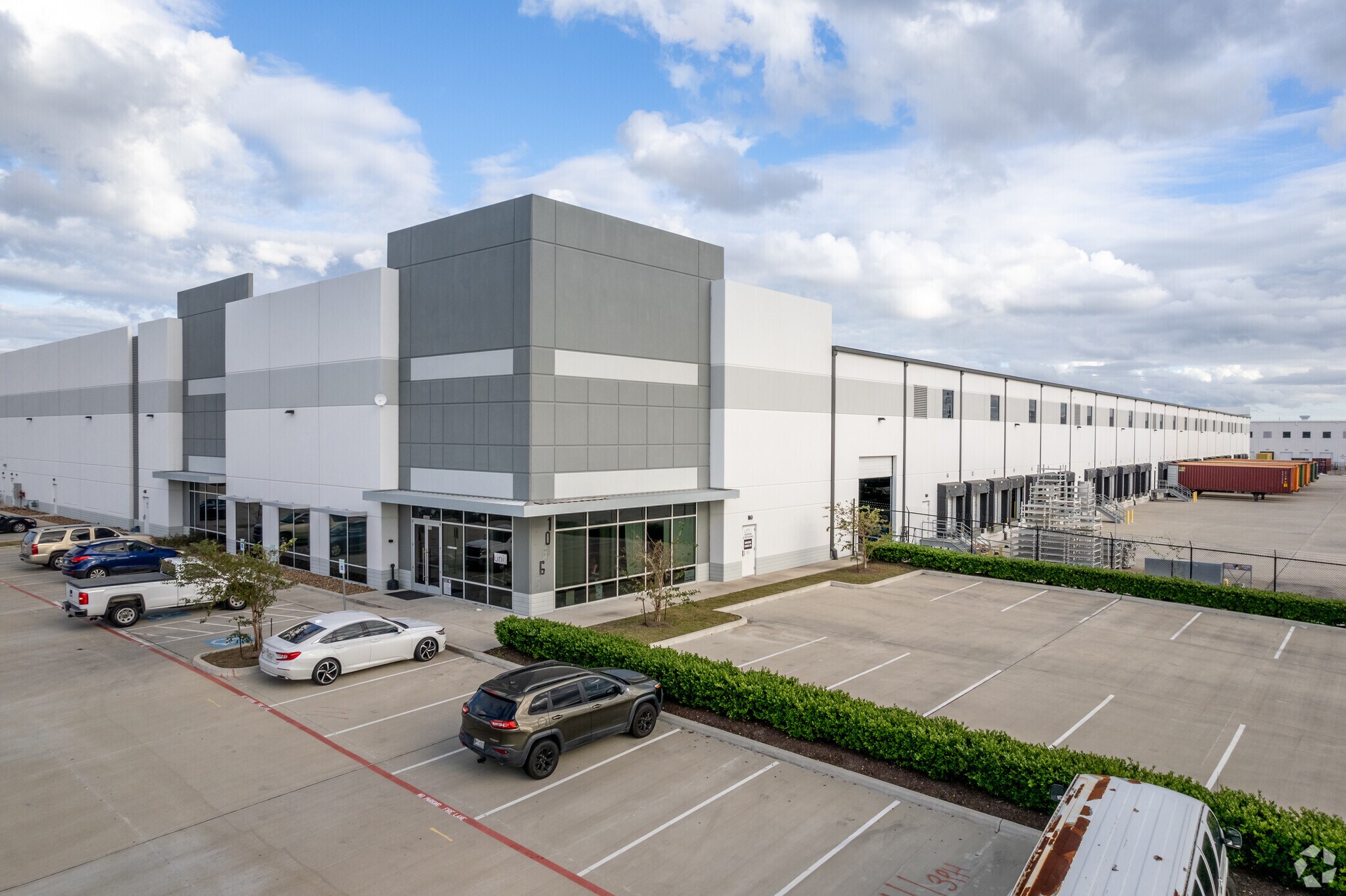 10565 Red Bluff Rd, Pasadena, TX à louer Photo principale– Image 1 sur 39