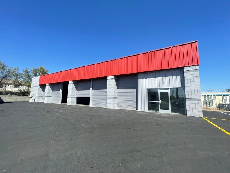 17029 N Cave Creek Rd, Phoenix, AZ à louer - Photo de l’immeuble – Image 2 sur 2
