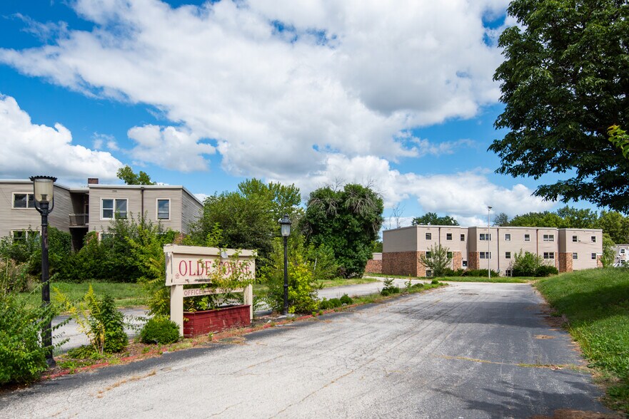 700 N Bruns Ln, Springfield, IL à vendre - Photo de l’immeuble – Image 3 sur 9