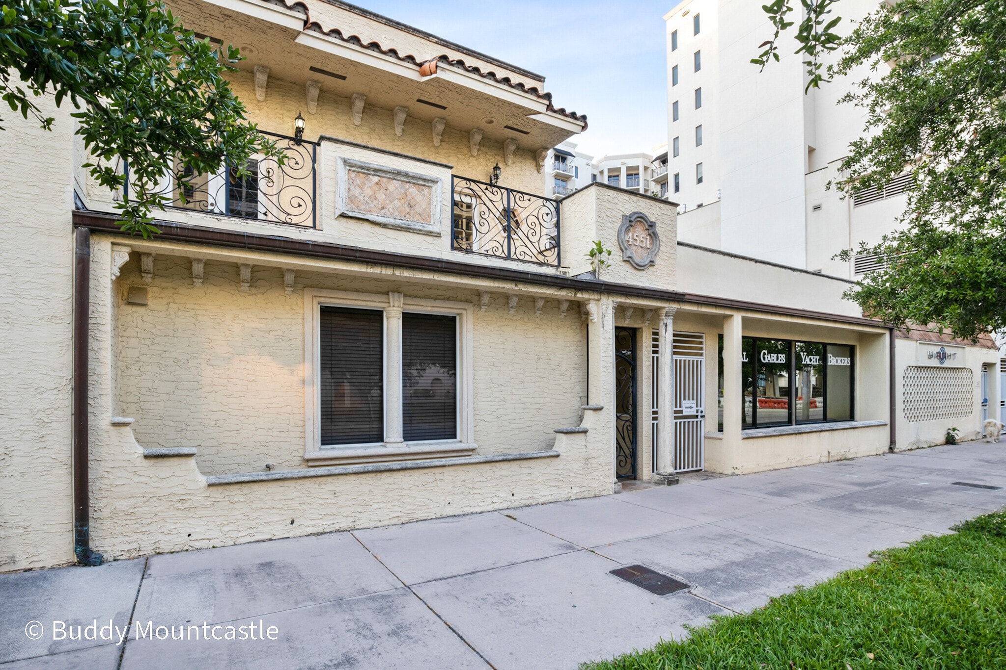 4551 Ponce De Leon Blvd, Coral Gables, FL à louer Photo principale– Image 1 sur 20