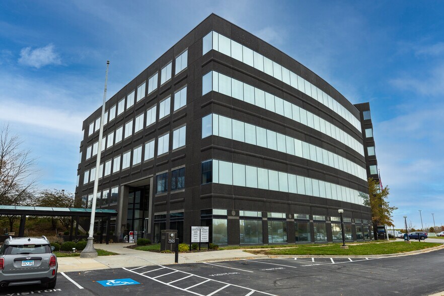 7505 NW Tiffany Springs Pky, Kansas City, MO à louer - Photo de l’immeuble – Image 1 sur 16