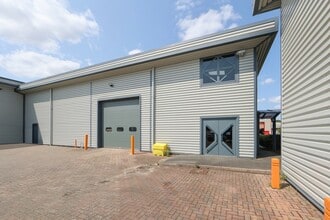St. Johns Court Foster Road Ashford Business Park, Ashford à louer Photo de l’immeuble– Image 2 sur 8