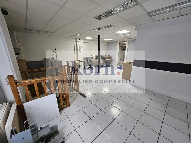 Immeuble residentiel dans Paris à vendre - Photo intérieure – Image 2 sur 8