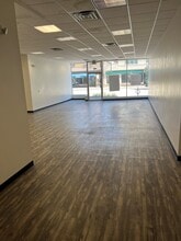 4001-4015 N Oakland Ave, Milwaukee, WI à louer Photo intérieure– Image 2 sur 7