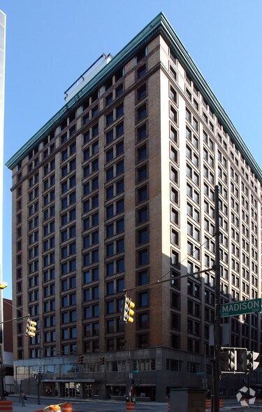 608 Madison Ave, Toledo, OH à louer - Photo de l’immeuble – Image 2 sur 5