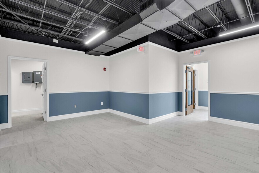 417 8th St W, Bradenton, FL à louer - Photo de l’immeuble – Image 3 sur 20