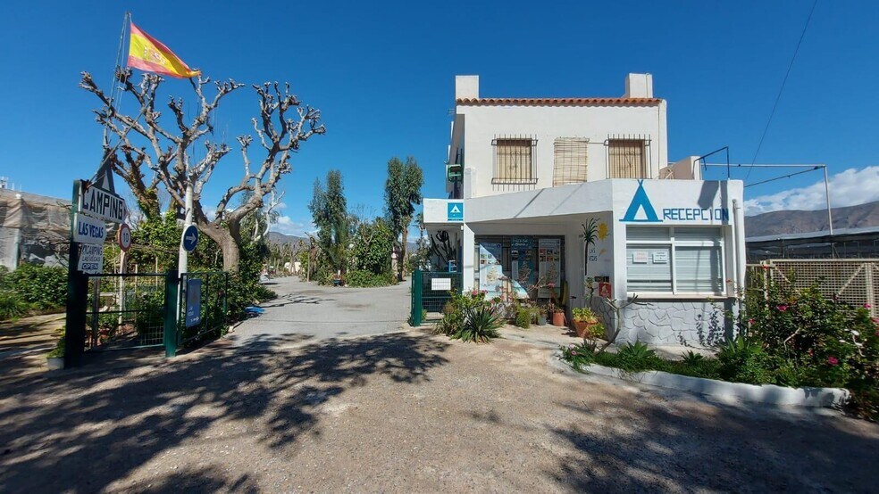 Terrain dans Adra, Almería à vendre - Photo de l’immeuble – Image 2 sur 40