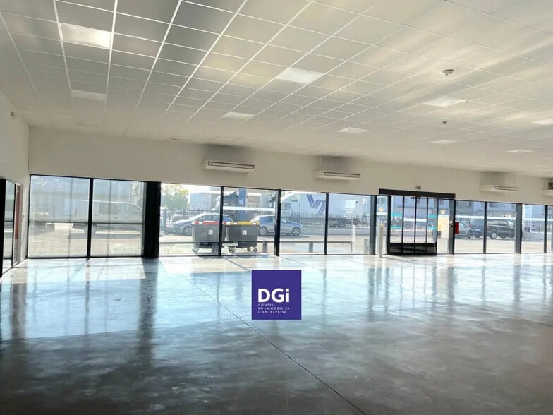 Local commercial dans Nîmes à louer - Photo intérieure – Image 2 sur 9