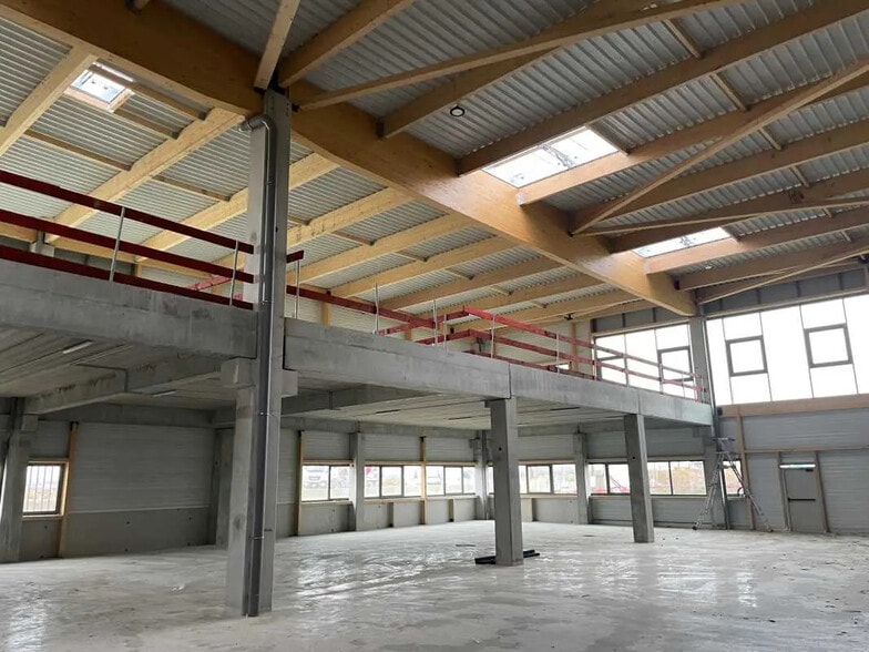 Bureau dans Tremblay-en-France à louer - Photo intérieure – Image 2 sur 14