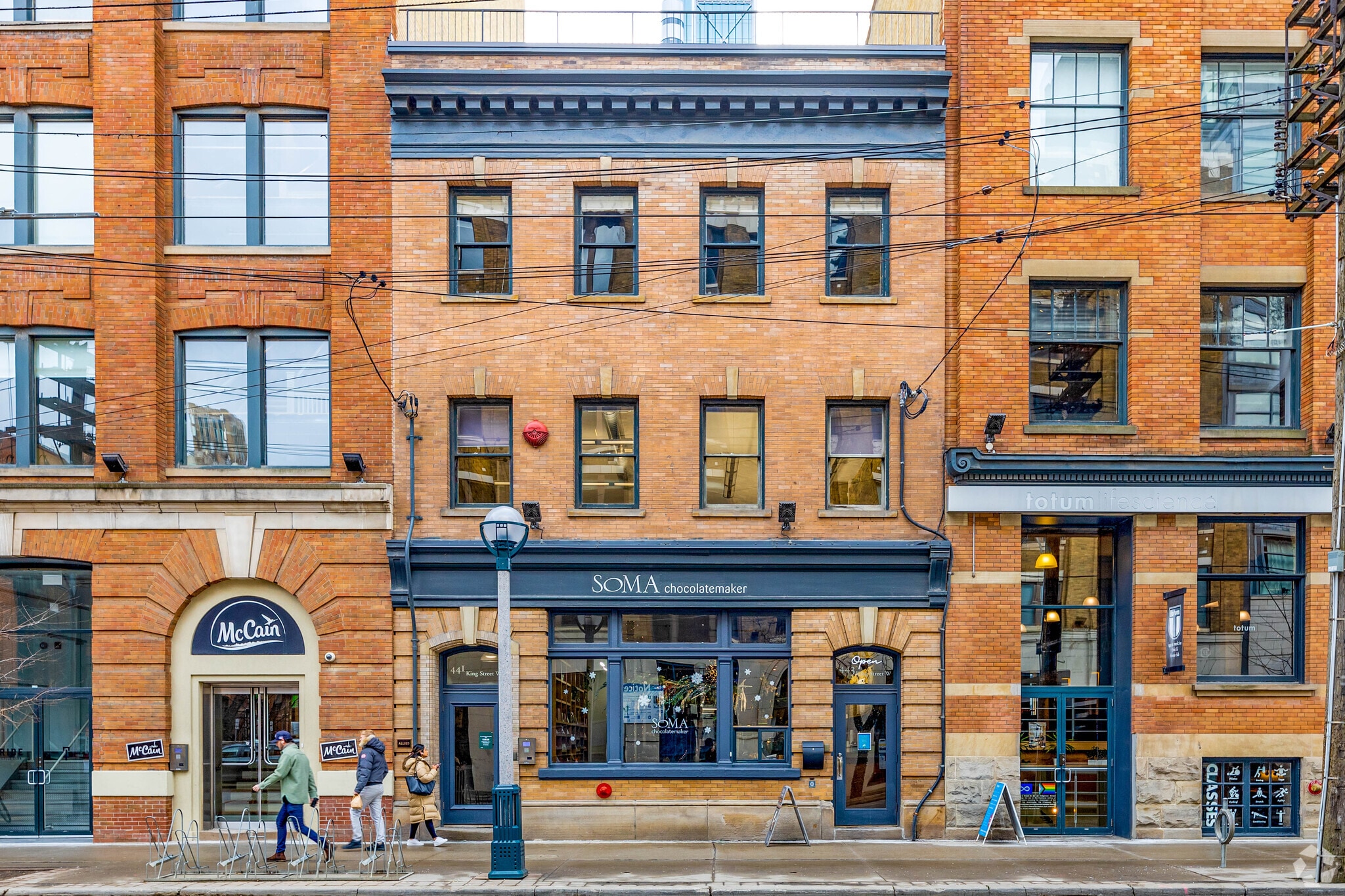 441-443 King St W, Toronto, ON à louer Photo principale– Image 1 sur 4