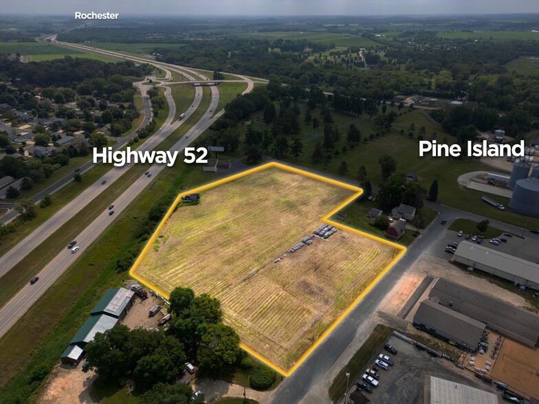 XXX 3rd St NE, Pine Island, MN à vendre - Photo de l’immeuble – Image 1 sur 13