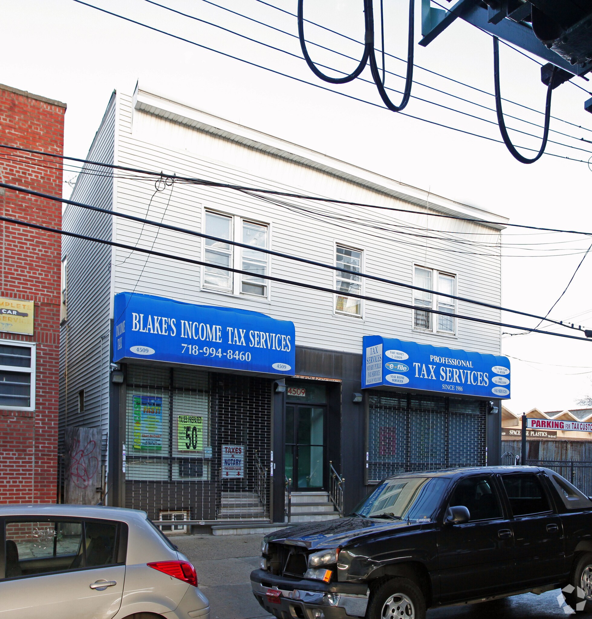 4509 White Plains Rd, Bronx, NY à louer Photo principale– Image 1 sur 6
