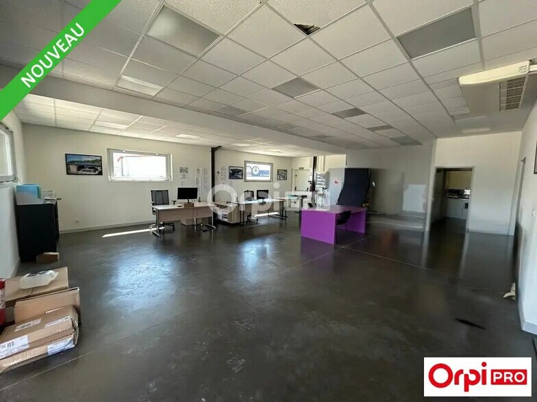 Bureau dans Mours-Saint-Eusèbe à louer - Photo intérieure – Image 3 sur 3