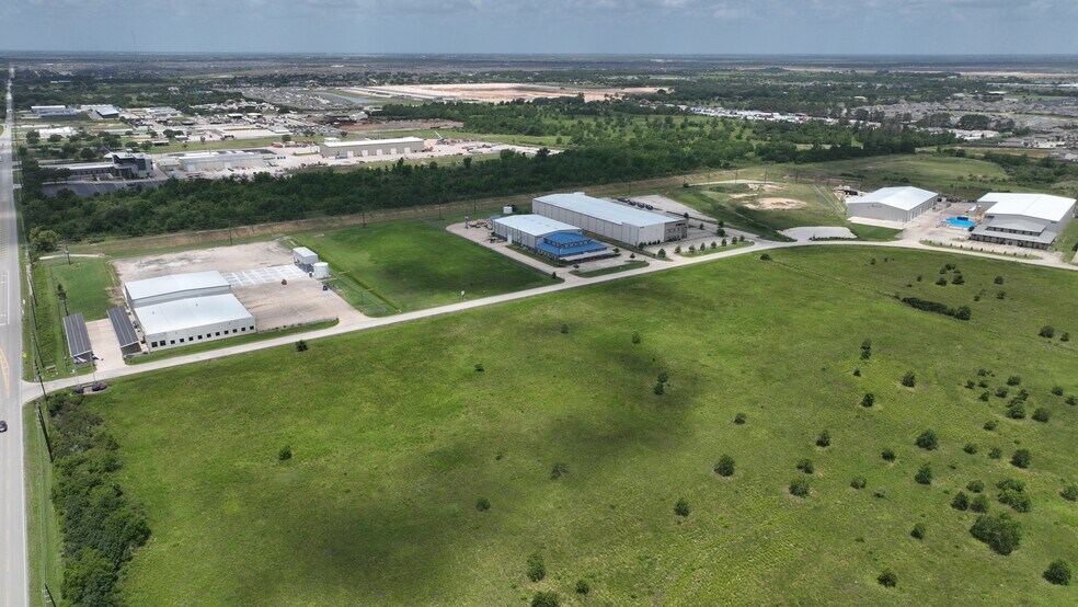 0 Clay Road, Katy, TX à louer - Photo de l’immeuble – Image 3 sur 8
