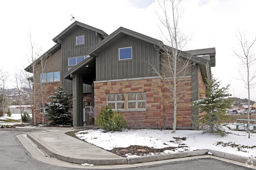 3080 Pinebrook Rd, Park City, UT à louer - Photo de l’immeuble – Image 2 sur 5