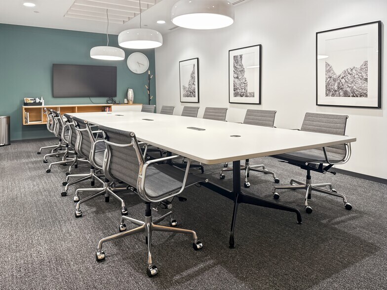 5701-5741 Legacy Dr, Plano, TX à louer - Photo de l’immeuble – Image 3 sur 38