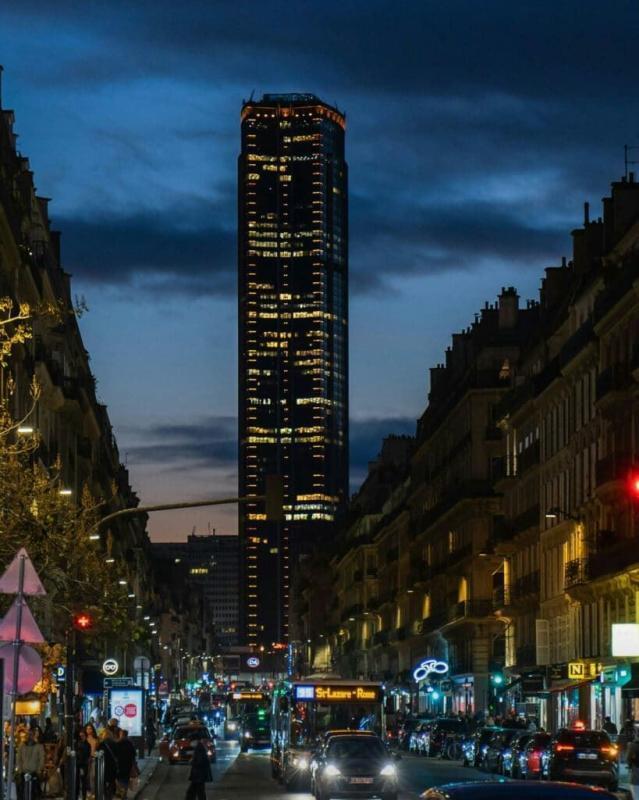 Local commercial dans Paris à louer Photo de l’immeuble– Image 1 sur 5