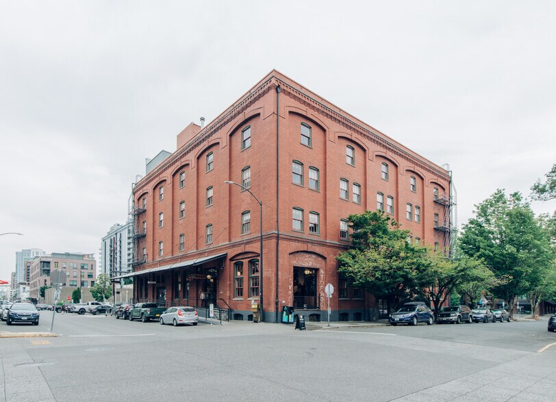 1231 NW Hoyt St, Portland, OR à louer - Photo de l’immeuble – Image 2 sur 5